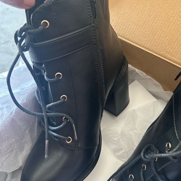 NIB Shoe Dazzle Dilly Block Heel Boottie - Picture 5 of 16